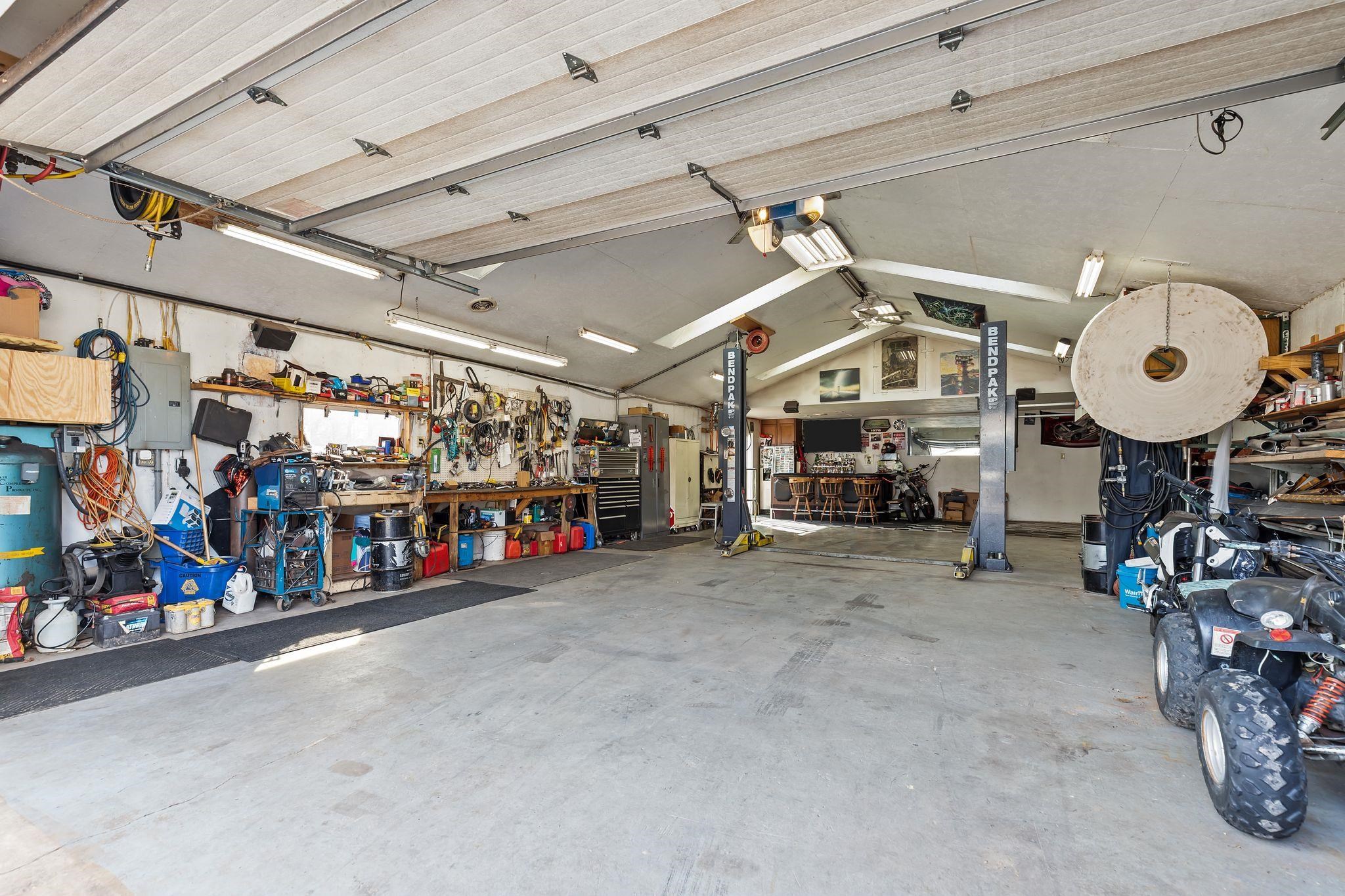 2402 South Madison Street Appleton, WI 54915 - Photo 7 of 36