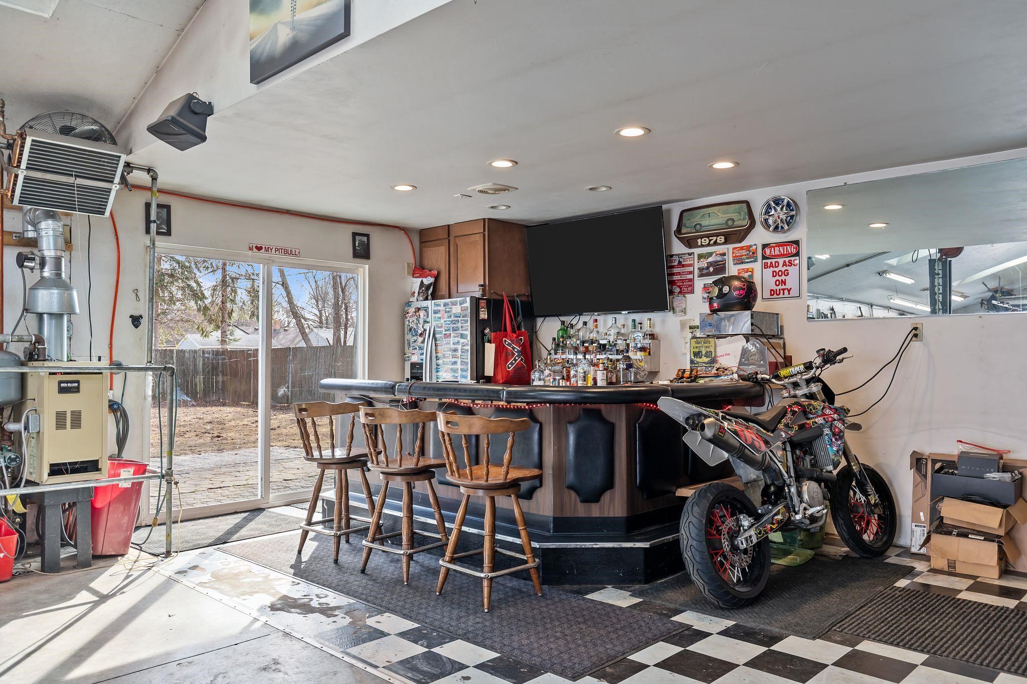 2402 South Madison Street Appleton, WI 54915 - Photo 9 of 36