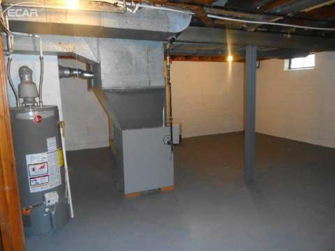 2020 Miller Road Flint, MI 48503 - Photo 34 of 75 20423728-33.JPG