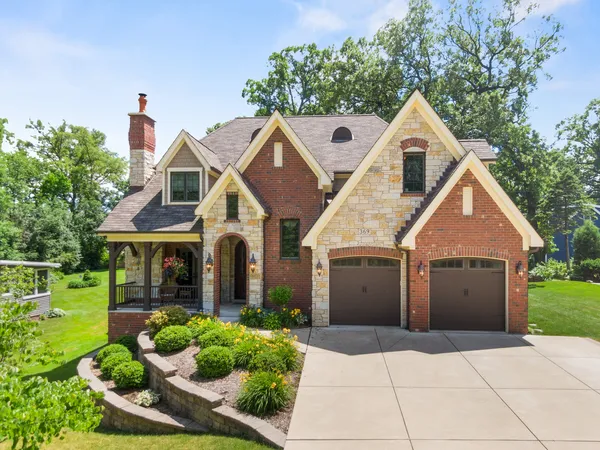 $1,085,000 | 369 West Grove Street, Lombard, IL 60148
