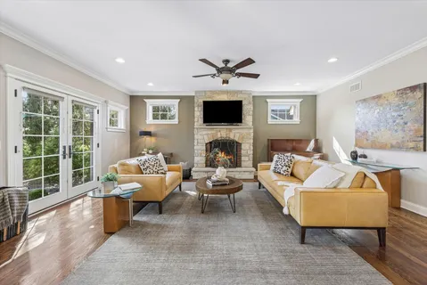 $1,085,000 | 369 West Grove Street, Lombard, IL 60148