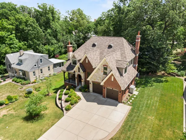 $1,085,000 | 369 West Grove Street, Lombard, IL 60148