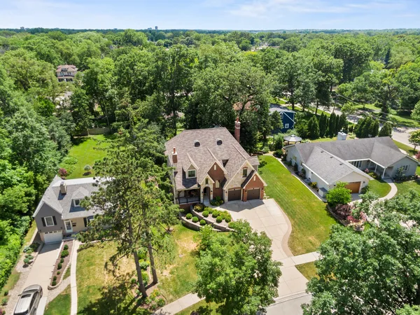 $1,085,000 | 369 West Grove Street, Lombard, IL 60148