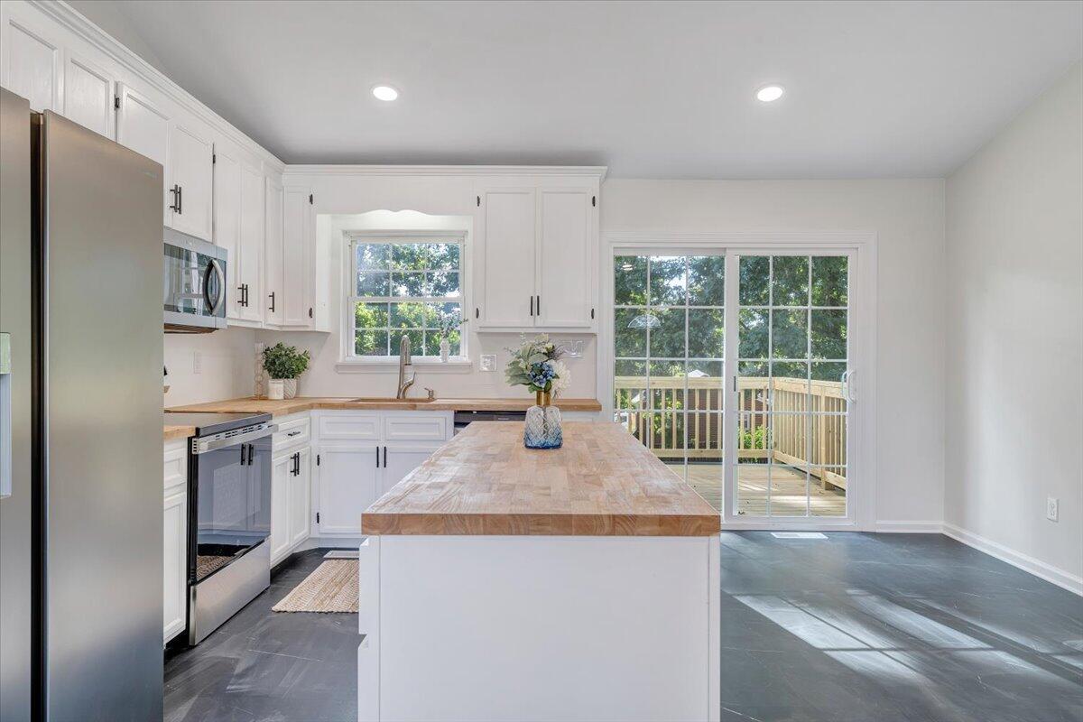3523 Bandy Road Roanoke, VA 24014 - Photo 6 of 29 15-MIB06663