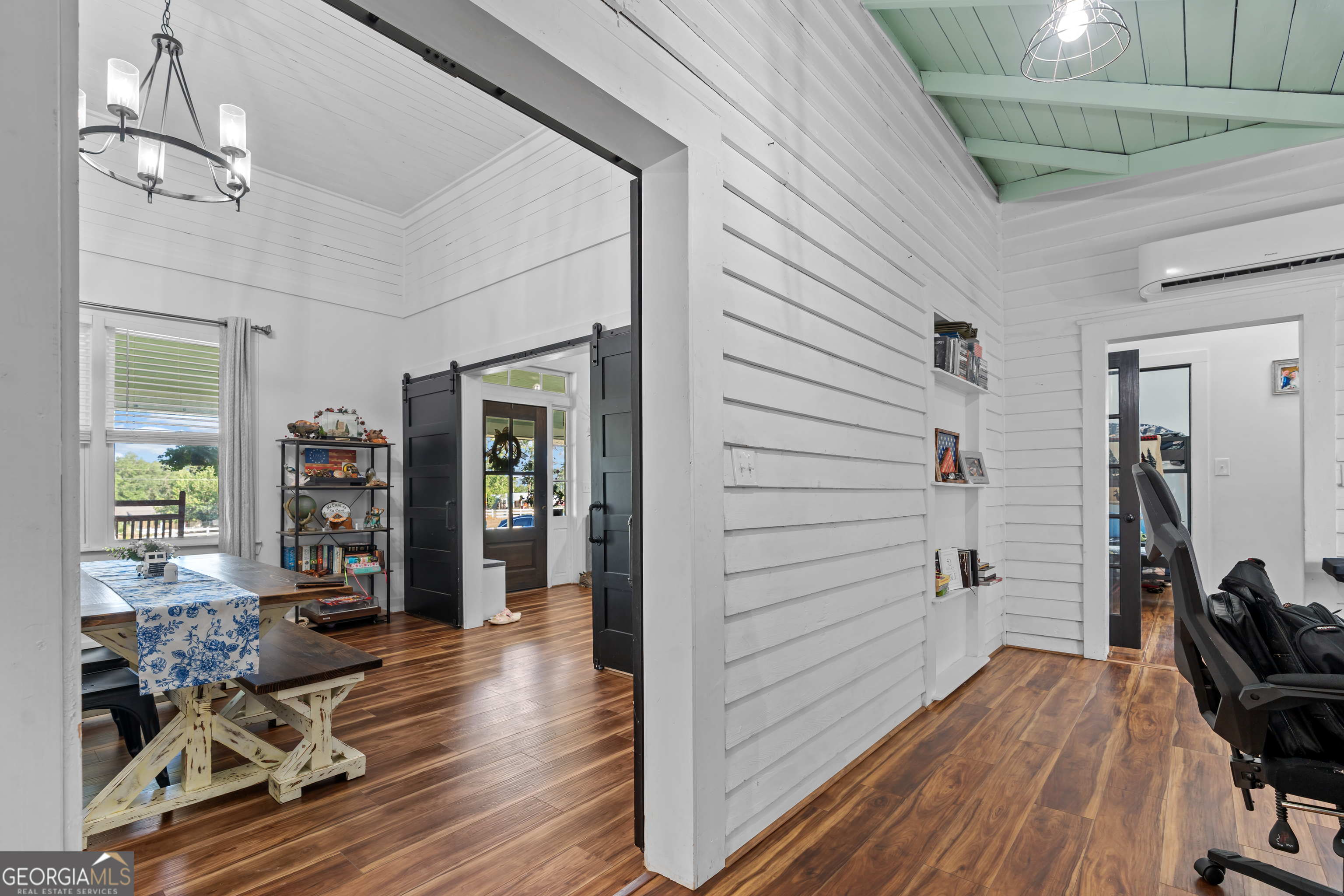 5065 10 Mile Road Baxley, GA 31513 - Photo 47 of 70 a view of a hallway with wooden floor and closet