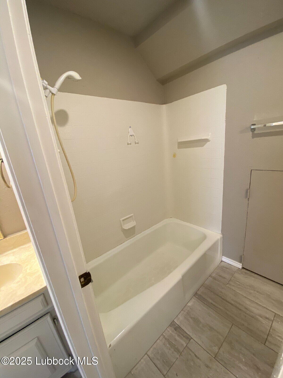 3204 65th Street, Unit B Lubbock, TX 79413 - Photo 10 of 18 10