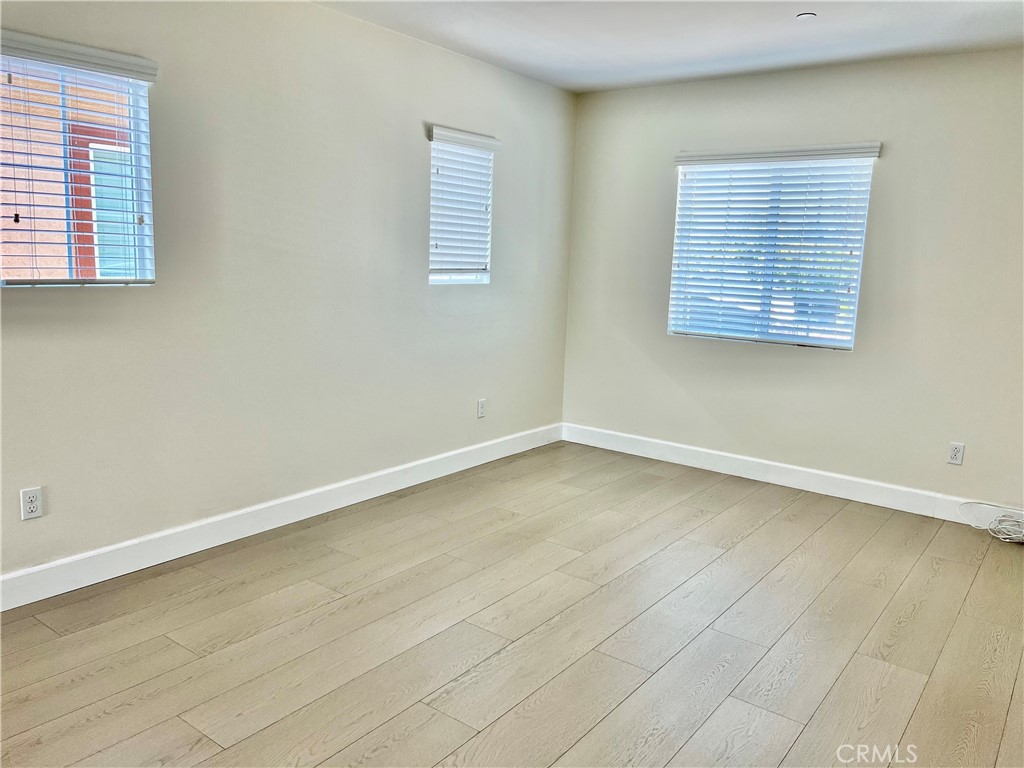 736 Tangelo Way Fullerton, CA 92832 - Photo 16 of 36 an empty room with a window