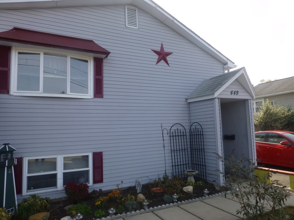 449 Old Field Road Chicopee, MA 01013 - Photo 2 of 26 Gallery Image 2