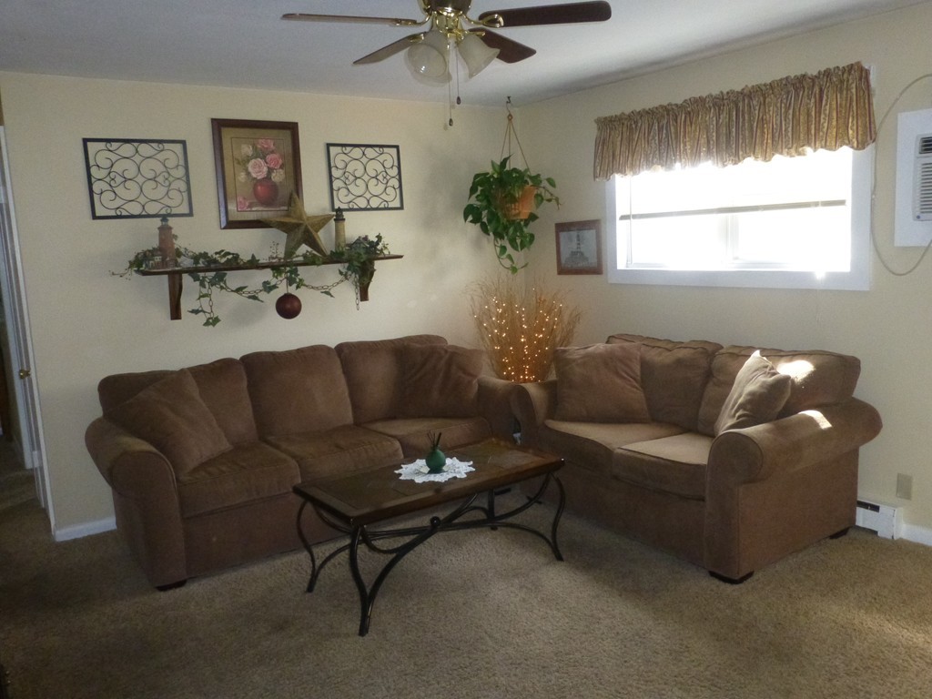 449 Old Field Road Chicopee, MA 01013 - Photo 3 of 26 Gallery Image 3