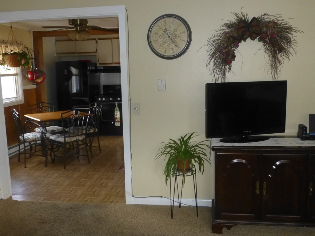 449 Old Field Road Chicopee, MA 01013 - Photo 4 of 26 Gallery Image 4