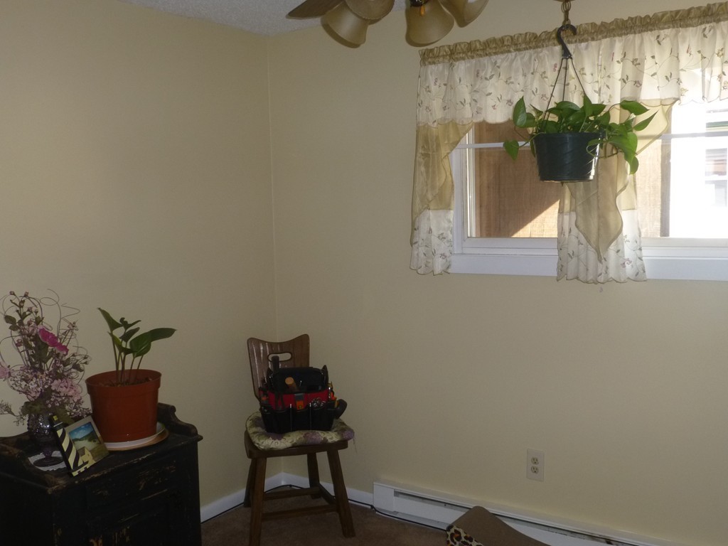 449 Old Field Road Chicopee, MA 01013 - Photo 5 of 26 Gallery Image 5