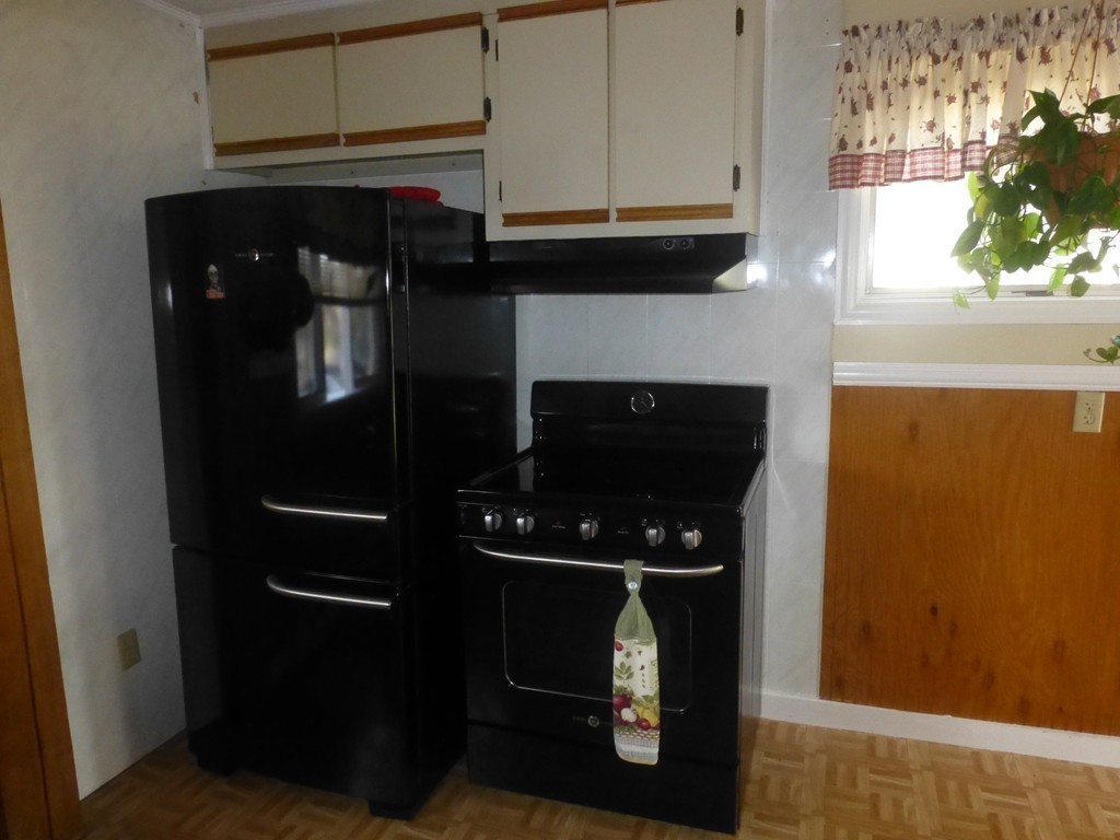 449 Old Field Road Chicopee, MA 01013 - Photo 8 of 26 Gallery Image 8