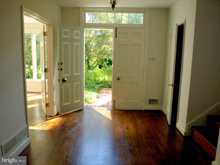 701 Eagle Road Wayne, PA 19087 - Photo 2 of 24 Foyer