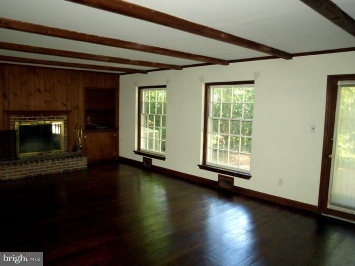 701 Eagle Road Wayne, PA 19087 - Photo 7 of 24 Living Room