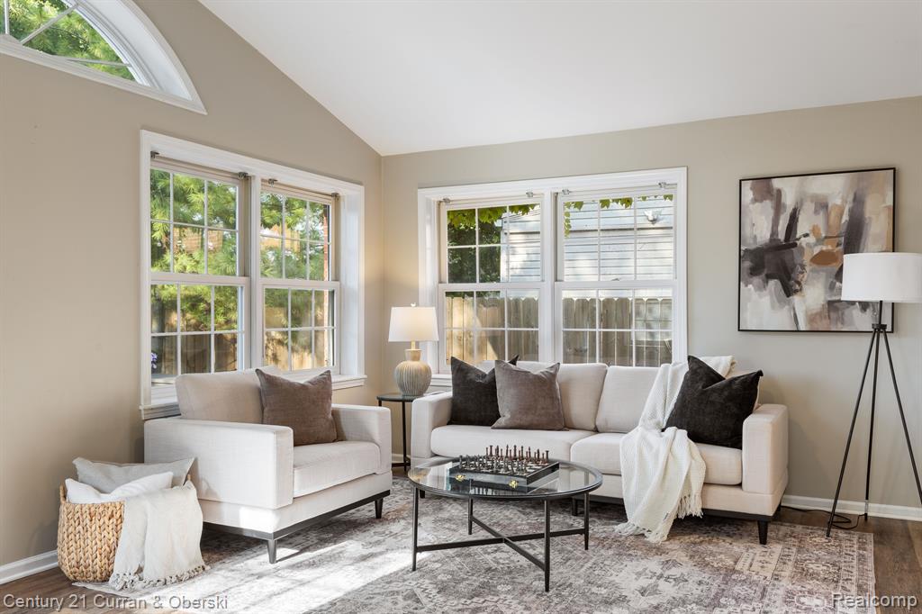 427 Maison Road Grosse Pointe, MI 48236 - Photo 11 of 37