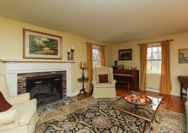 14 Daniels Road Wenham, MA 01984 - Photo 3 of 8 Gallery Image 3