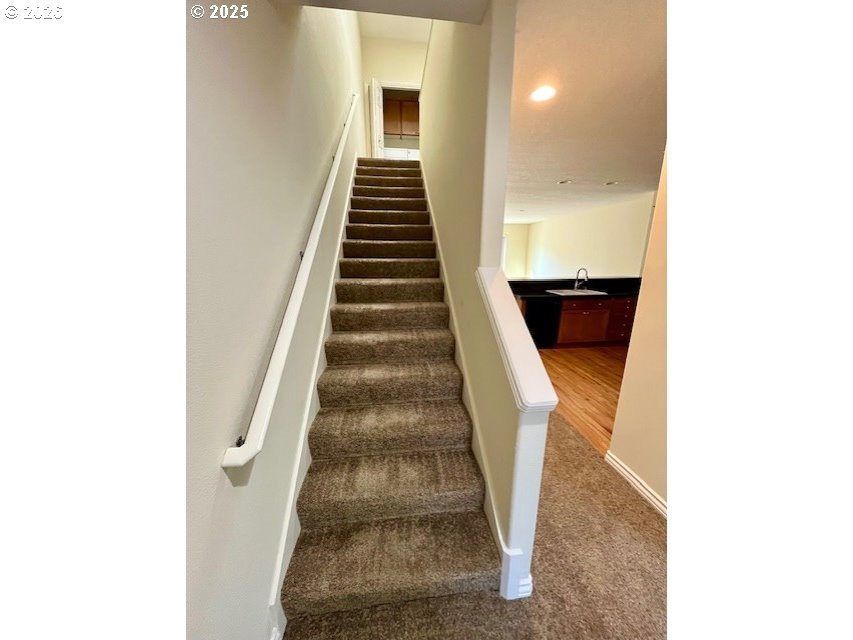 10478 Northwest Forestview Way Portland, OR 97229 - Photo 5 of 25 Entrance/Foyer
