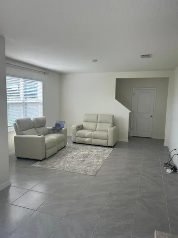 $2,800 | 33518 Elm Hill Branch, Wesley Chapel, FL 33545