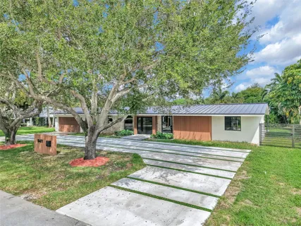 $1,595,000 | 15471 Southwest 83rd Avenue, Palmetto Bay, FL 33157
