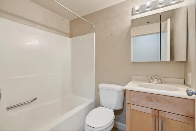 $250,000 | 148 Breakwater Drive, Unit 201, South Portland, ME 04106