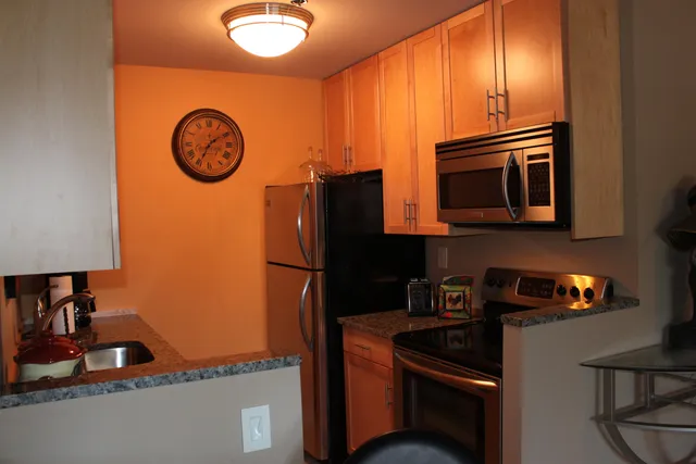 $250,000 | 148 Breakwater Drive, Unit 201, South Portland, ME 04106