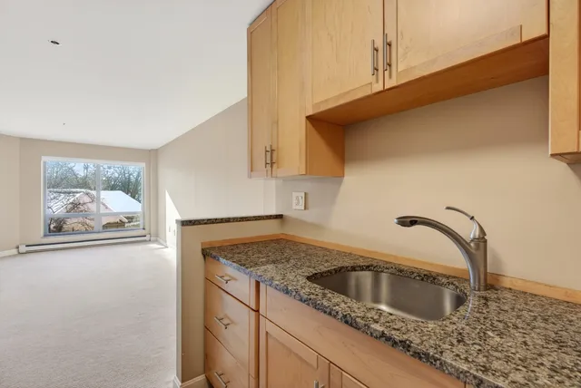 $250,000 | 148 Breakwater Drive, Unit 201, South Portland, ME 04106
