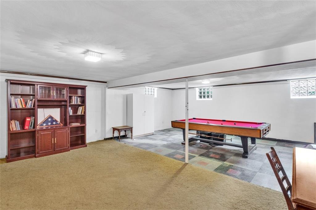 638 Rose Street Apollo, PA 15613 - Photo 17 of 32 Spacious and Bright family room