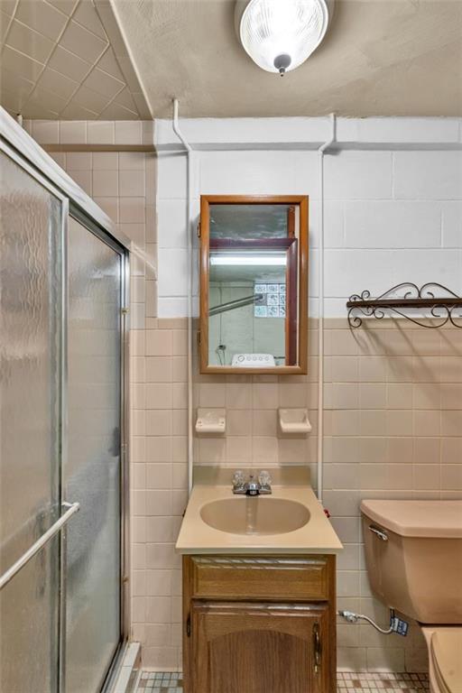638 Rose Street Apollo, PA 15613 - Photo 23 of 32 Lower level full bathroom