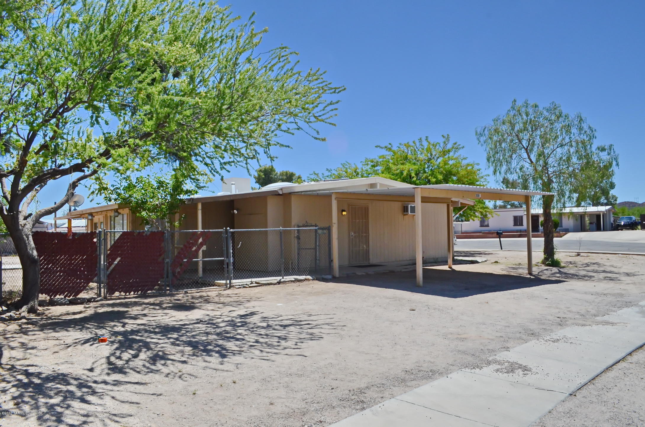 3001 South Lands End Road Tucson, AZ 85713 - Photo 2 of 28 Gallery Image 2