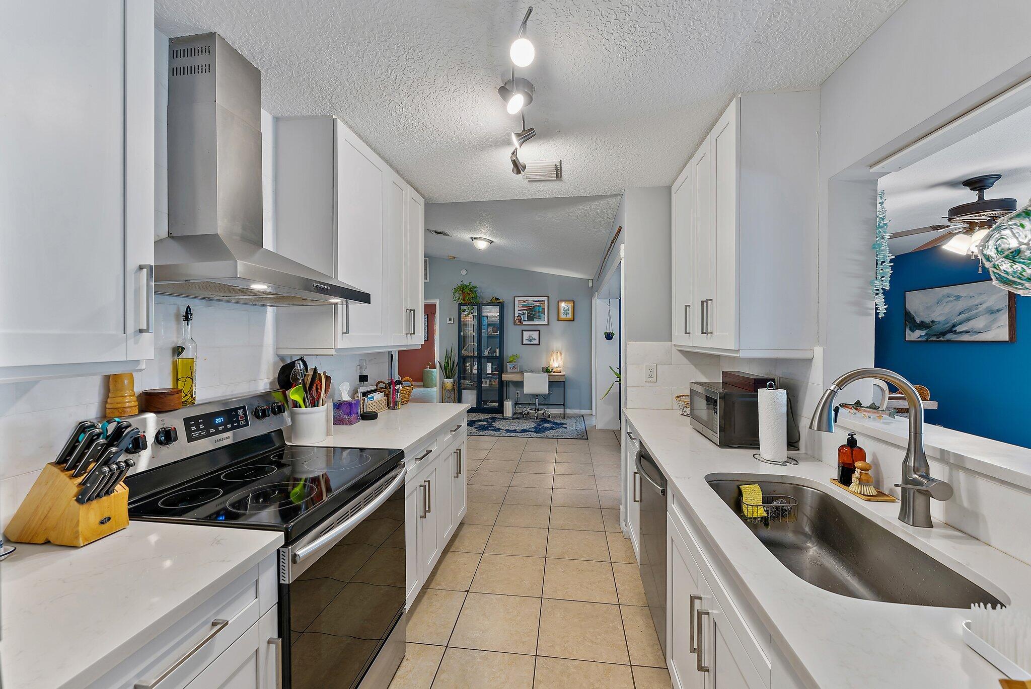 1918 Wheeler Road North Palm Beach, FL 33408 - Photo 19 of 38 018-1918WheelerRd-NorthPalmBeach-FL-3340