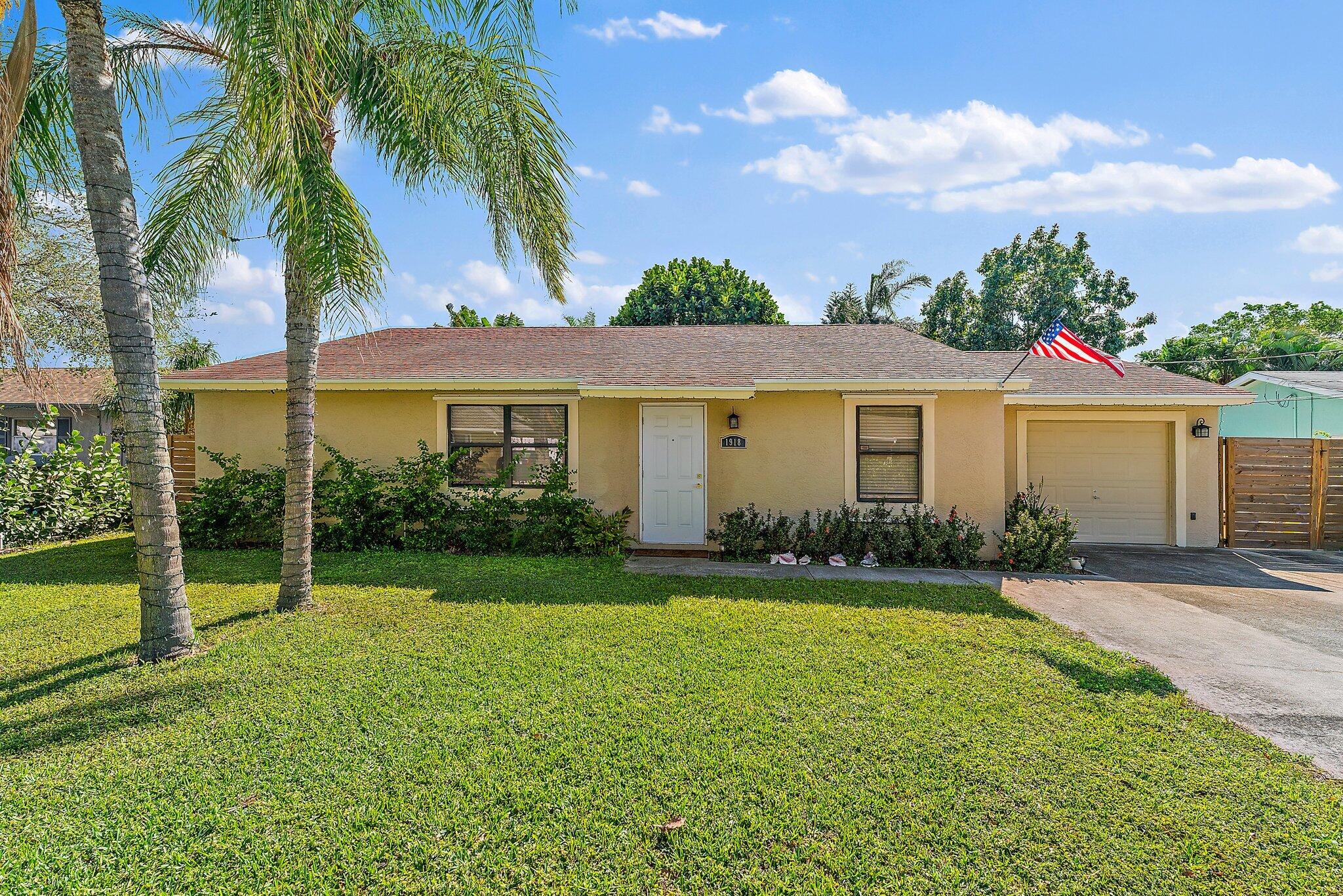 1918 Wheeler Road North Palm Beach, FL 33408 - Photo 4 of 38 003-1918WheelerRd-NorthPalmBeach-FL-3340