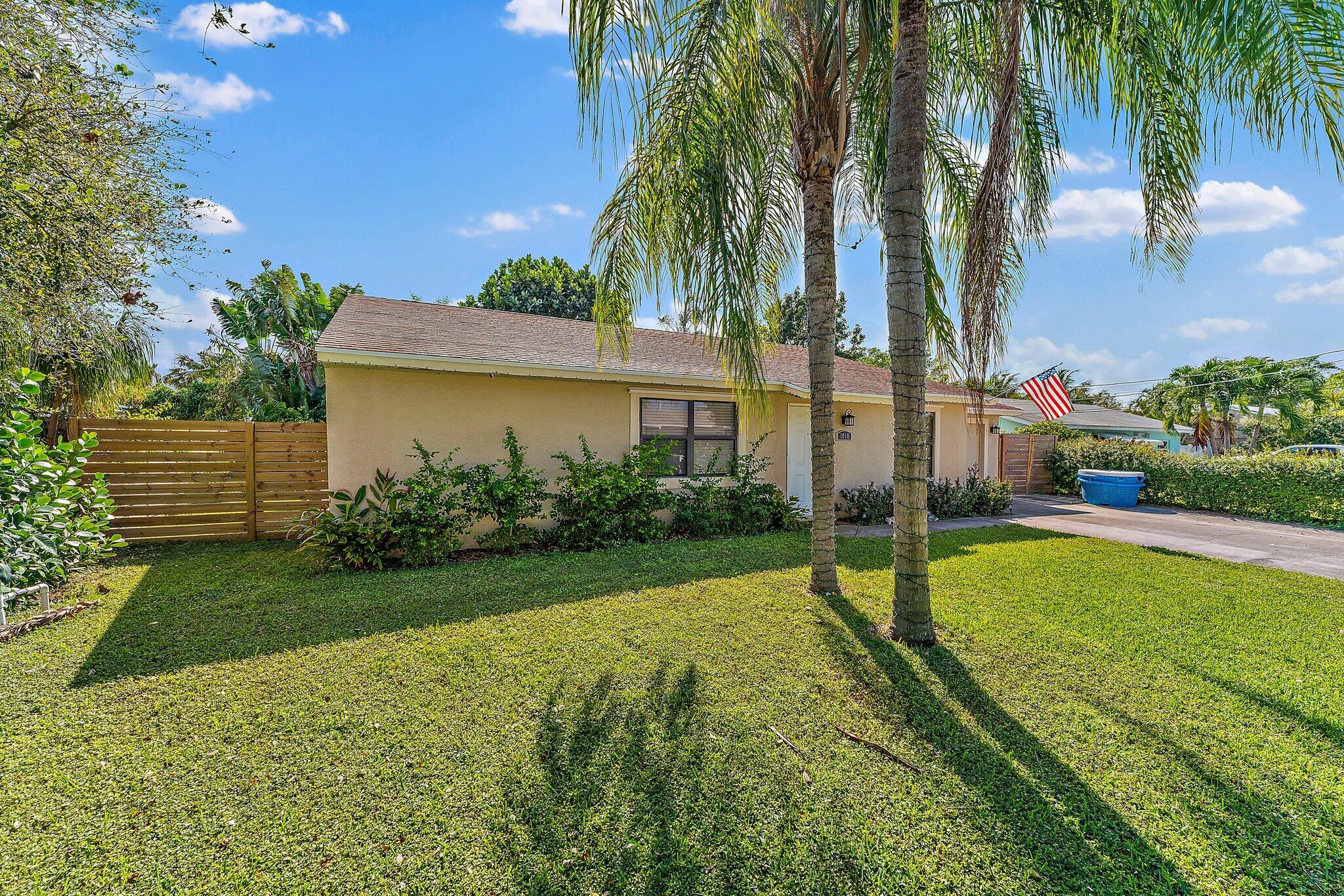 1918 Wheeler Road North Palm Beach, FL 33408 - Photo 5 of 38 004-1918WheelerRd-NorthPalmBeach-FL-3340