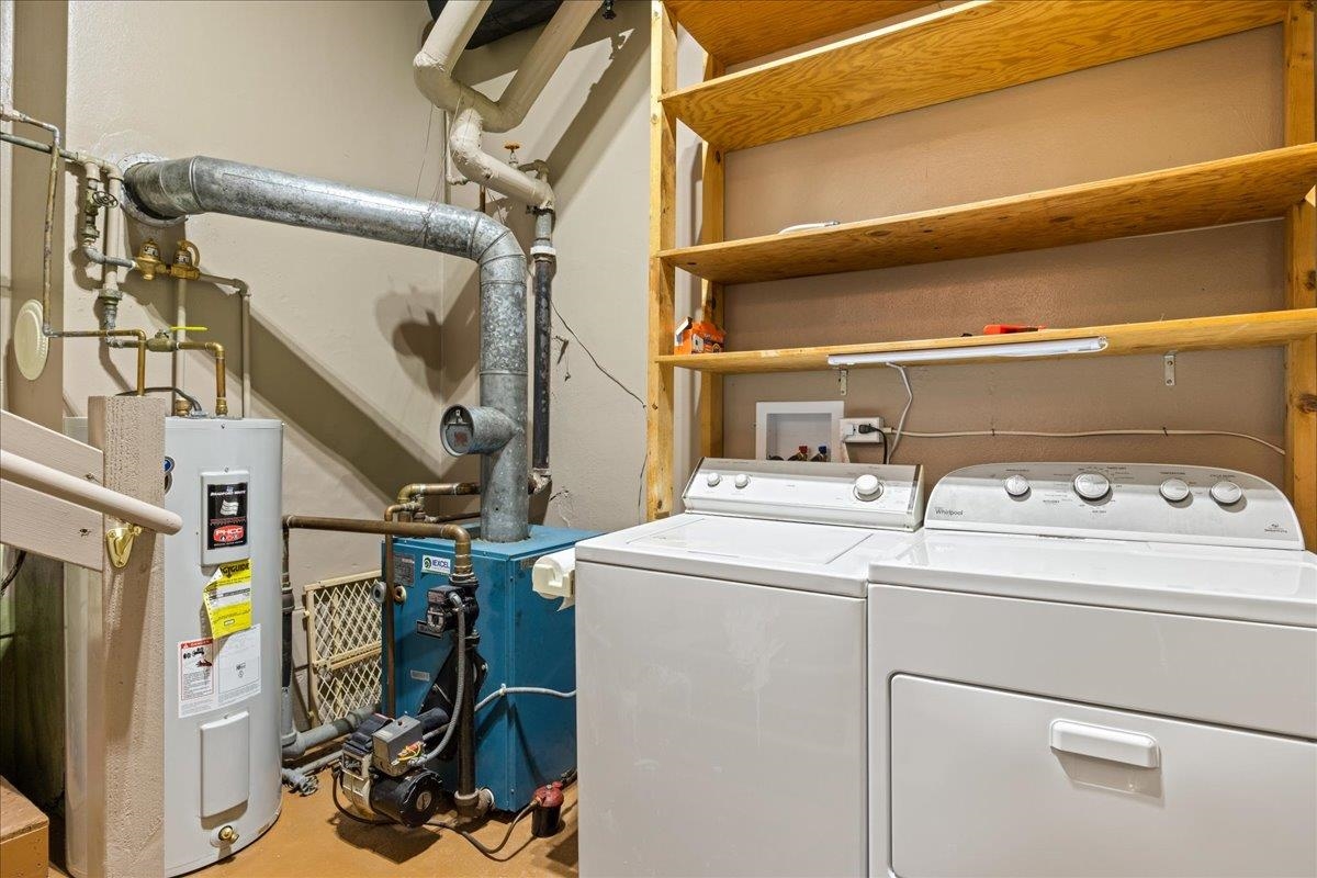 1439 Bluestone Street Harrisonburg, VA 22801 - Photo 17 of 34 a utility room with dryer and washer