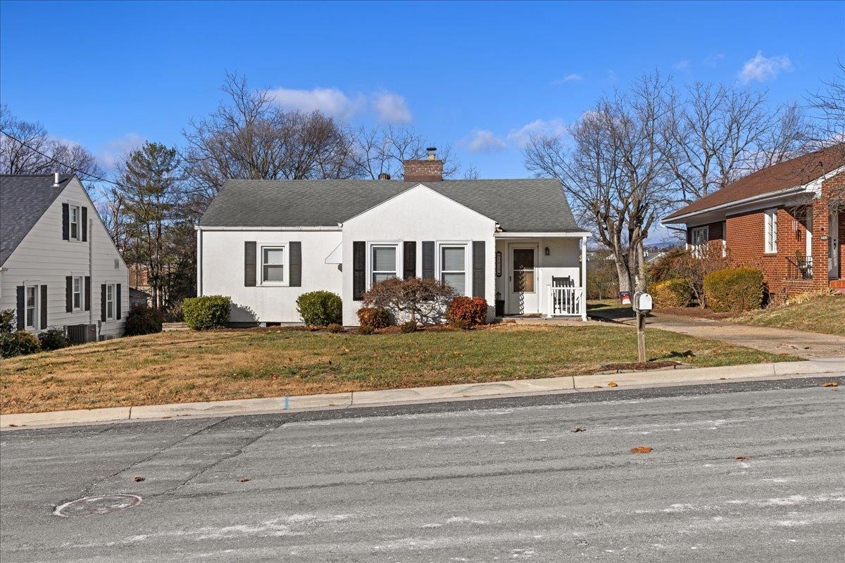 1439 Bluestone Street Harrisonburg, VA 22801 - Photo 2 of 34 a front view of a house with garden