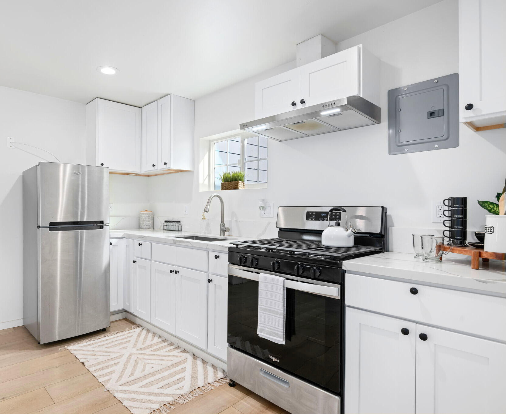 3660 Rucker Road Lompoc, CA 93436 - Photo 18 of 21 Guest Quarters Wetbar