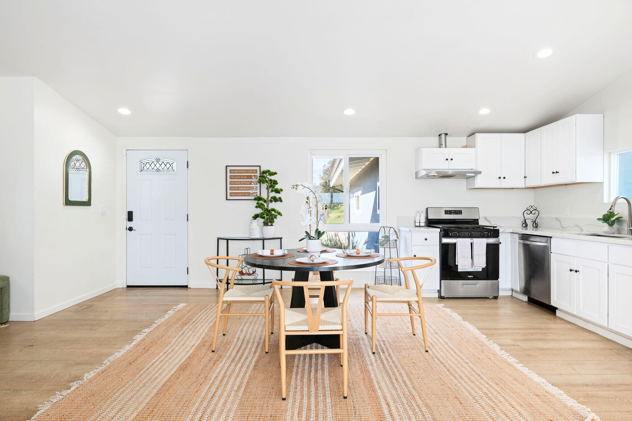 3660 Rucker Road Lompoc, CA 93436 - Photo 6 of 21 Kitchen : Dining Area