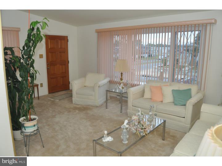 8901 Blue Grass Road Philadelphia, PA 19152 - Photo 5 of 21 Gallery Image 5