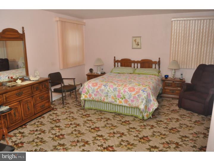 8901 Blue Grass Road Philadelphia, PA 19152 - Photo 10 of 21 Gallery Image 10