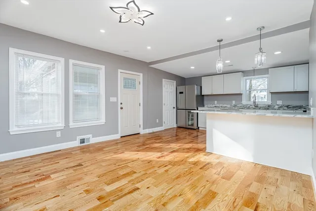 $539,800 | 161 11th Street, Leominster, MA 01453