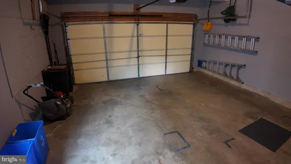 a view of a livingroom with closet