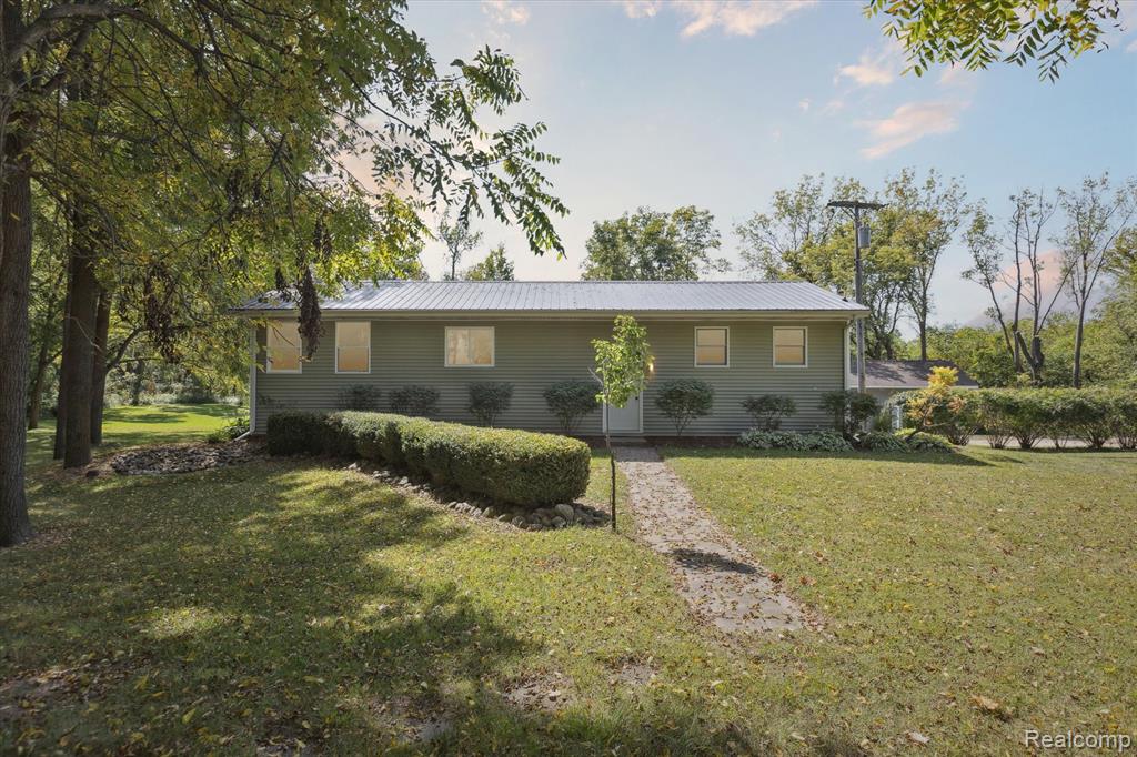 5145 Arbela Road Millington, MI 48746 - Photo 4 of 43 Gallery Image 4