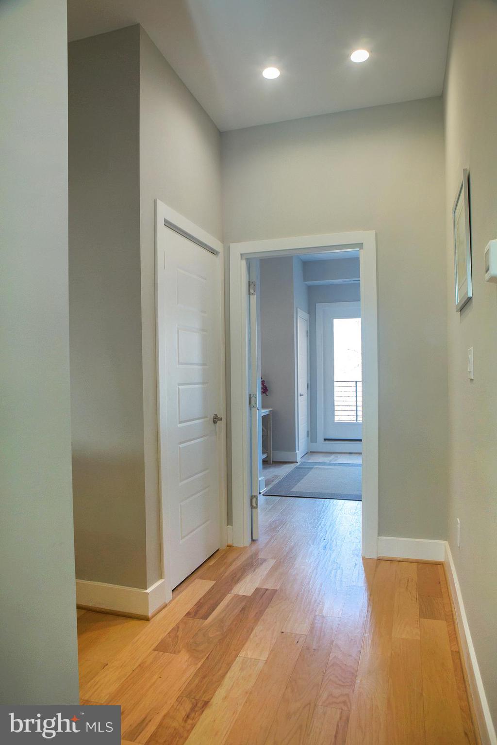 614 I Street Northeast, Unit 2 Washington, DC 20002 - Photo 20 of 48 Up Landing