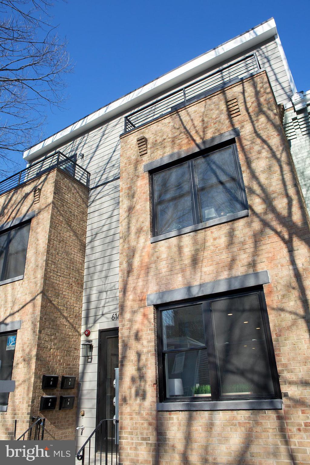 614 I Street Northeast, Unit 2 Washington, DC 20002 - Photo 39 of 48 614 I St, NE Entrance