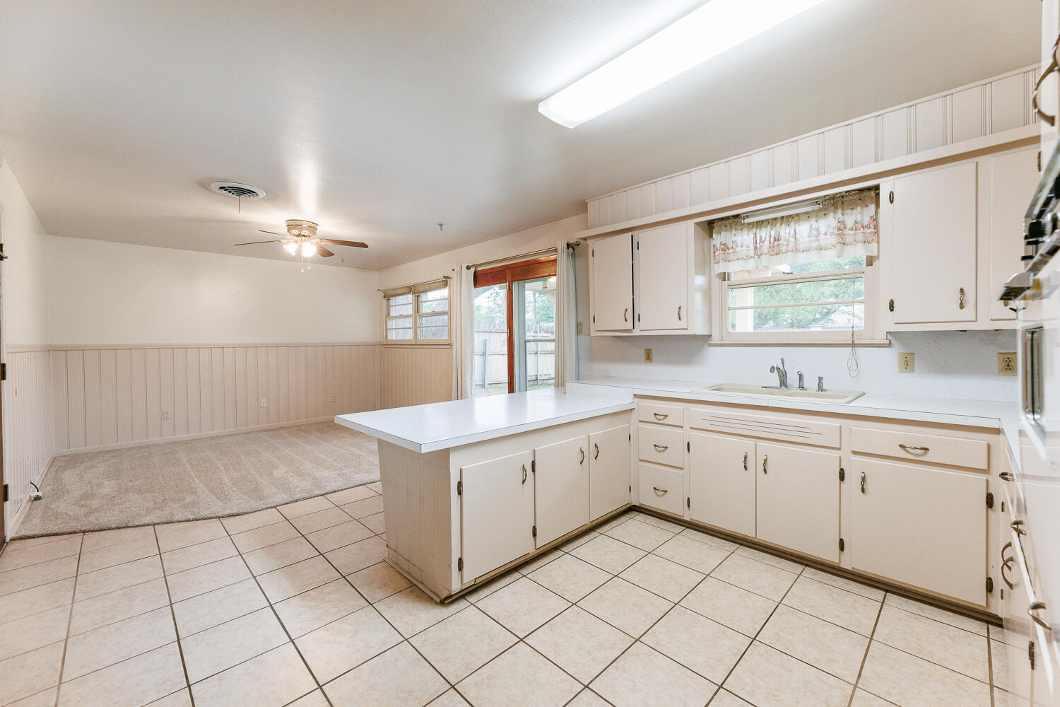 5220 7th Street Lubbock, TX 79416 - Photo 9 of 34 Kitchen