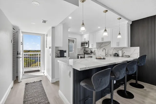 $289,000 | 5700 Northwest 2nd Avenue, Unit 711, Boca Raton, FL 33487