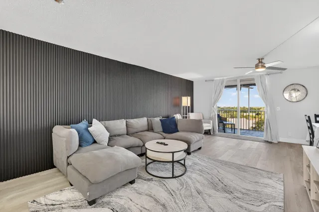 $289,000 | 5700 Northwest 2nd Avenue, Unit 711, Boca Raton, FL 33487