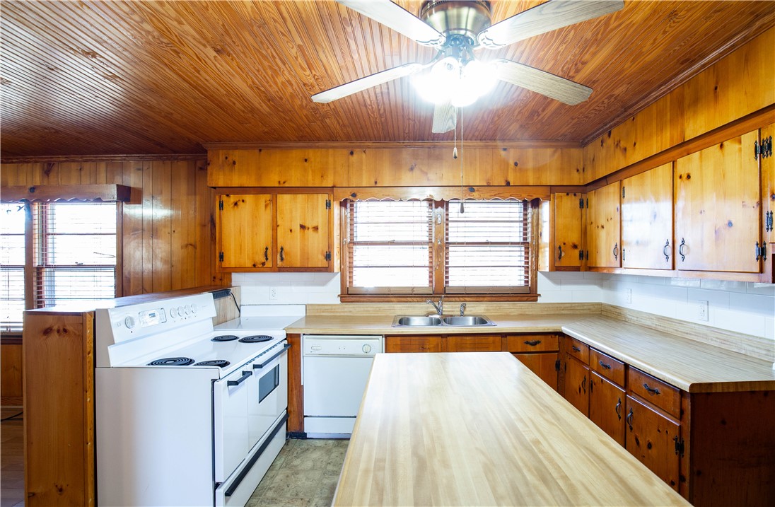 1218 Friendship Road Seneca, SC 29678 - Photo 11 of 31