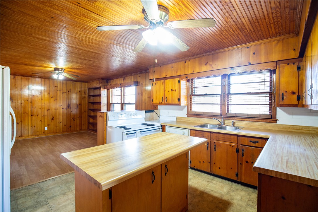 1218 Friendship Road Seneca, SC 29678 - Photo 12 of 31