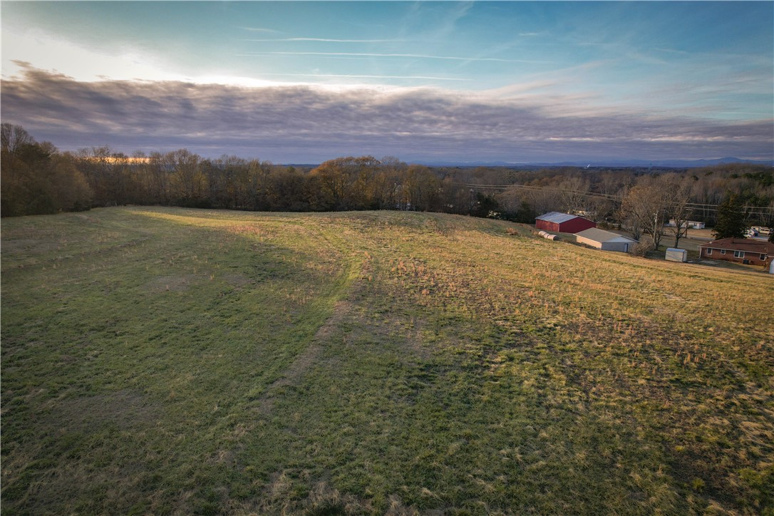 1218 Friendship Road Seneca, SC 29678 - Photo 28 of 31