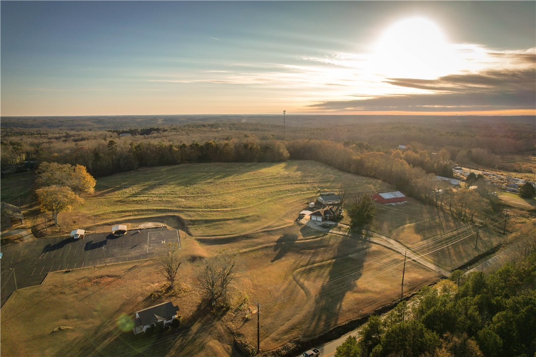 1218 Friendship Road Seneca, SC 29678 - Photo 3 of 31